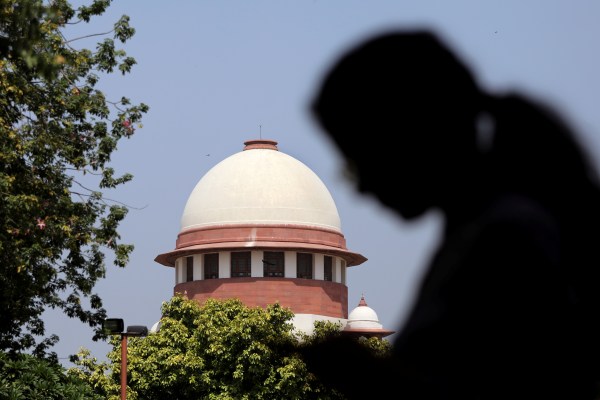 Върховният съд на Индия нареди спиране на правителството да уведоми