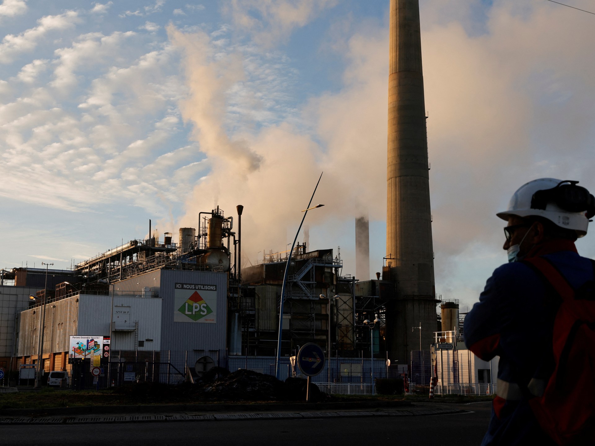France orders striking fuel refinery employees back to work | Oil and Gas News