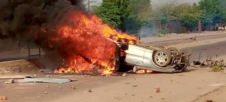 Smoke erupts from a vehicle set on fire during protests in N'Djamena, Chad, October 20, 2022 in this picture obtained from social media. Juda Allahondoum - Le Visionnaire