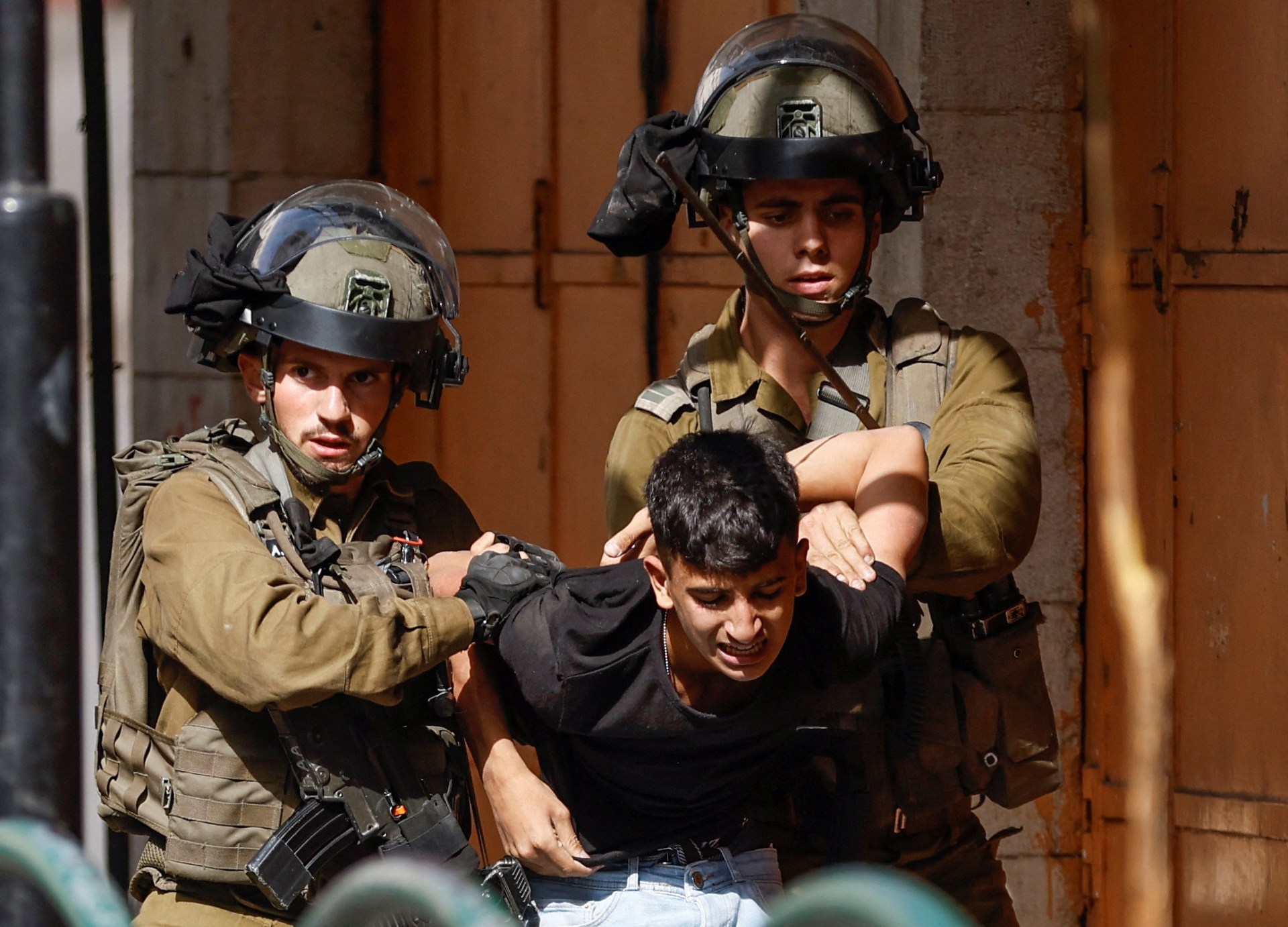 Israeli raids: Why have so many Palestinians been killed?