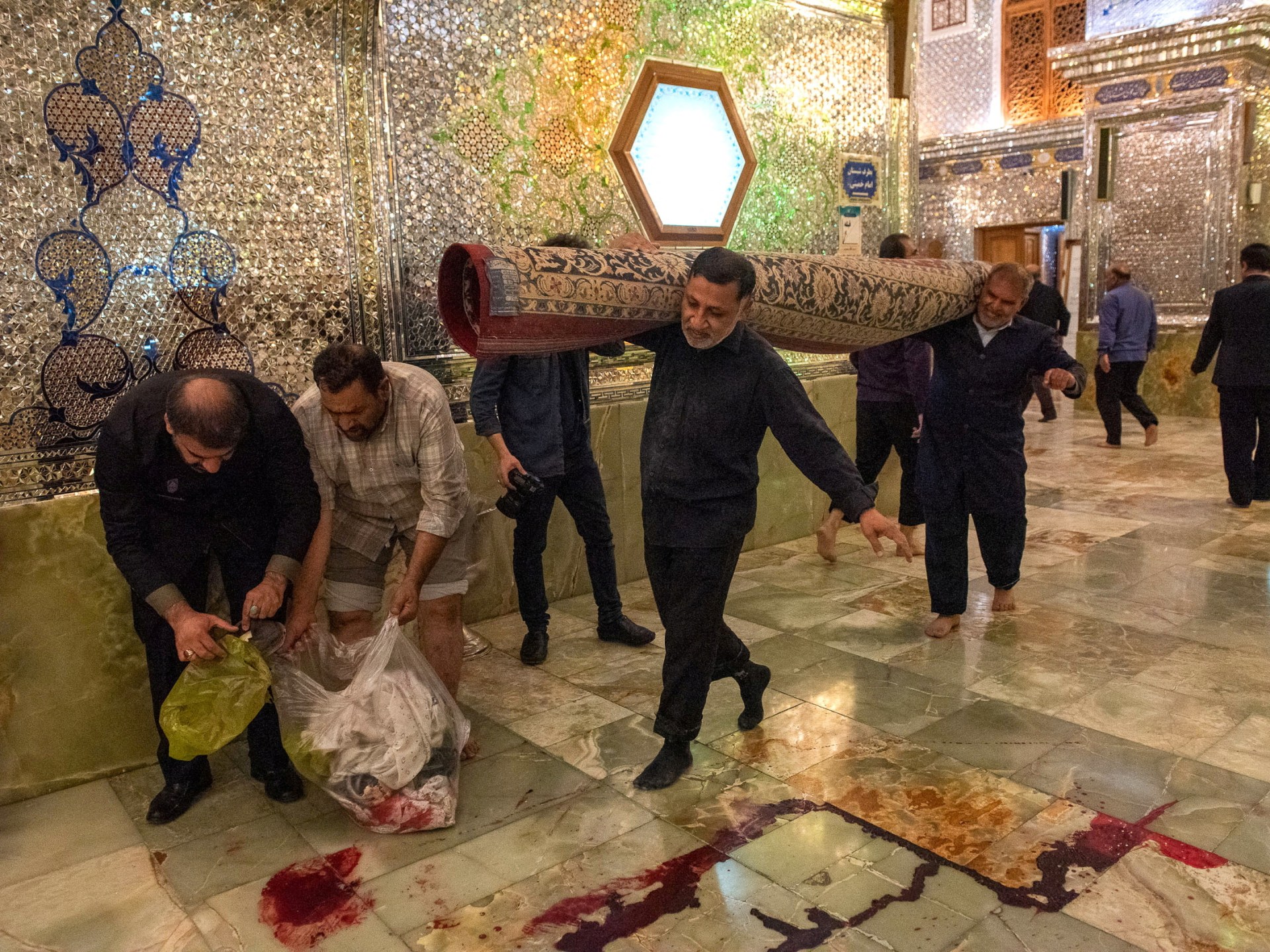 Iran secara terbuka mengeksekusi dua orang atas serangan maut kuil Shiraz |  Berita Hukuman Mati