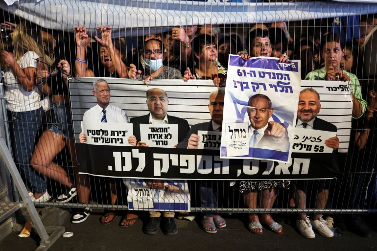 Supporters of former Israeli Prime Minister Benjamin Netanyahu attend a campaign event in the run up to Israel's election in Or Yehuda, Israel October 30, 2022. REUTERS/Nir Elias