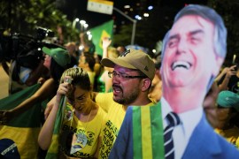 Bolsonaro supporters cry after his electoral defeat.