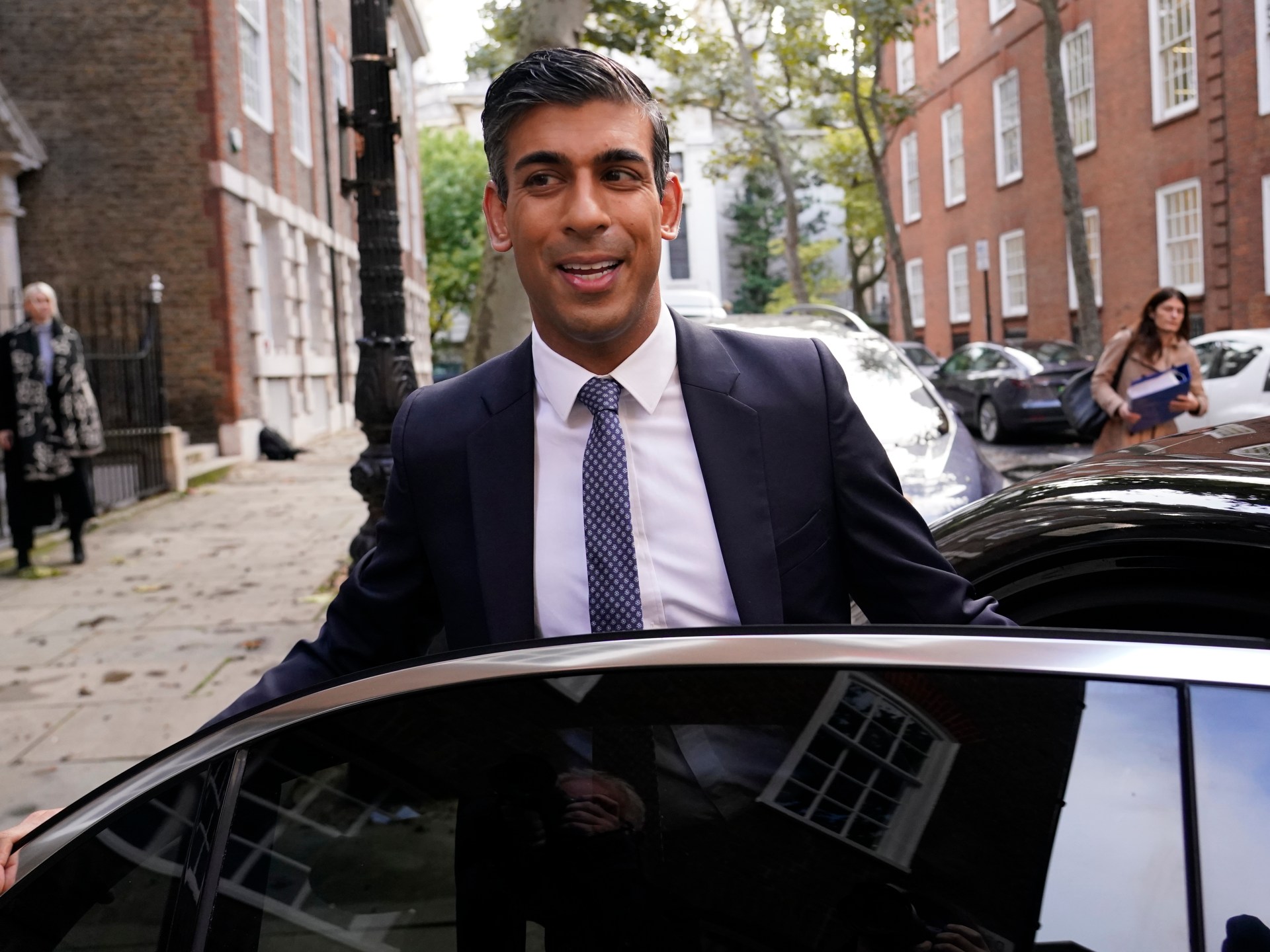 is-rishi-sunak-the-right-person-to-lead-the-uk