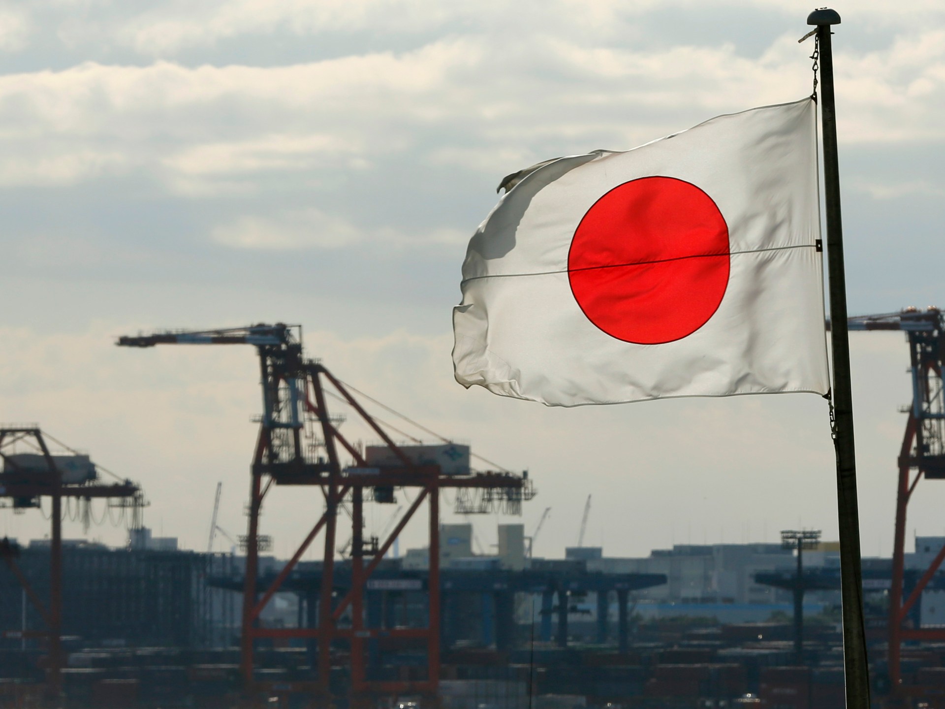 Japan’s economy unexpectedly shrinks as consumptions slows – Al Jazeera English