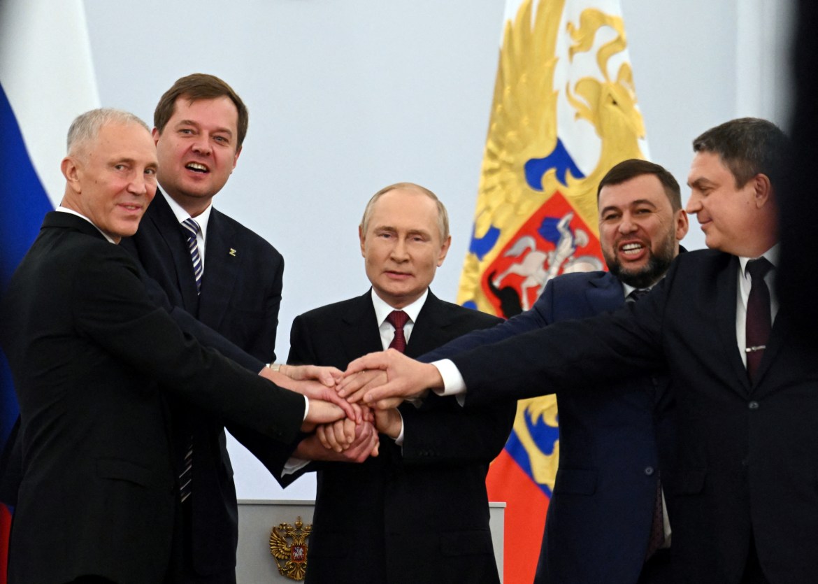 Russian President Vladimir Putin and Denis Pushilin, Leonid Pasechnik, Vladimir Saldo, Yevgeny Balitsky.