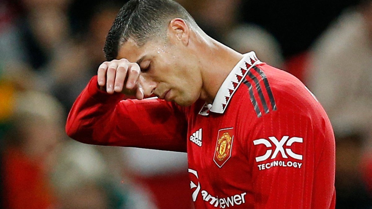 Ronaldo to leave Manchester United 'with immediate effect' | Qatar ...