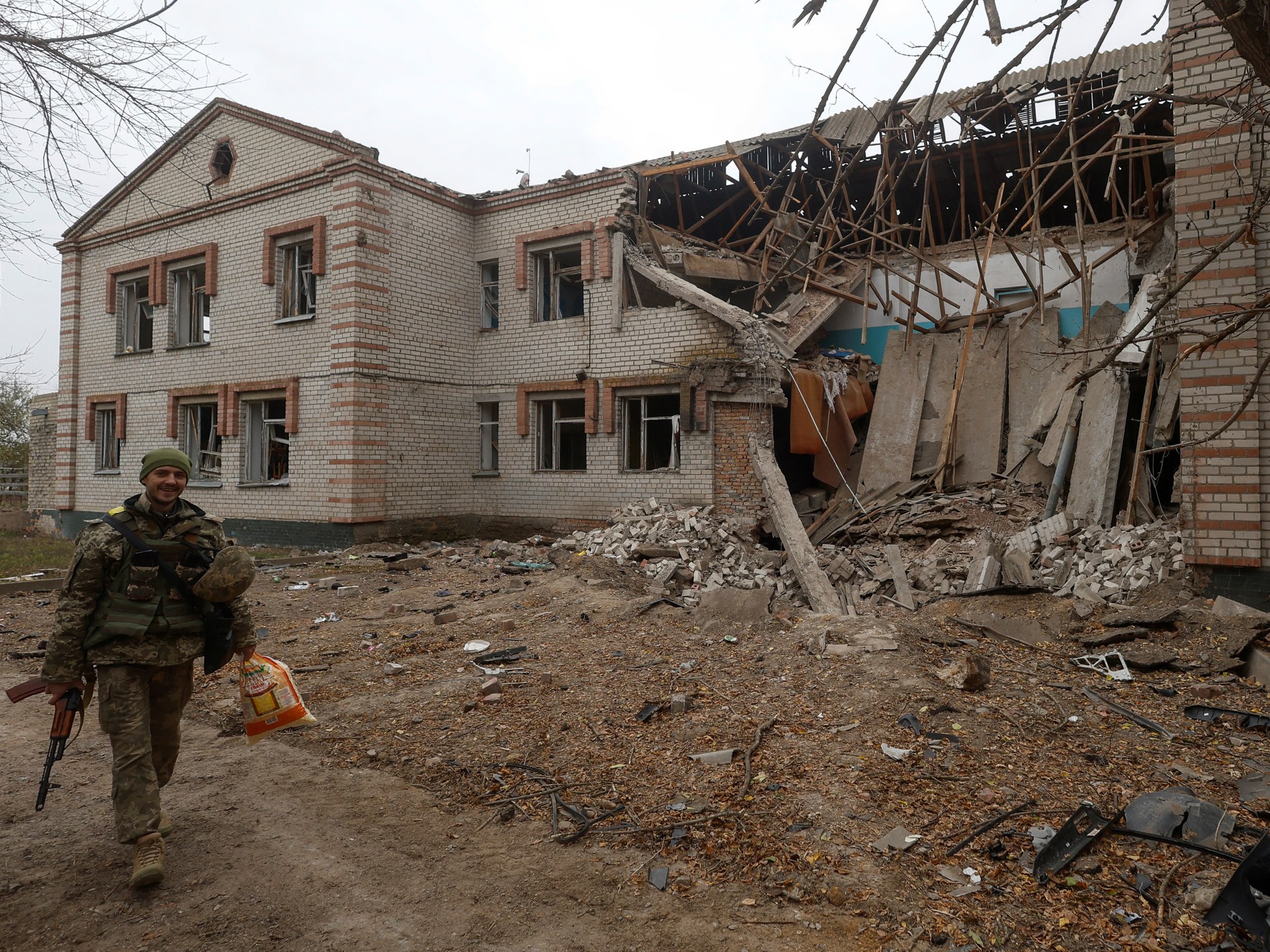 Photo of Rusko tvrdí, že evakuácia ukrajinského Cherson City bola dokončená |  Správy o vojne medzi Ruskom a Ukrajinou