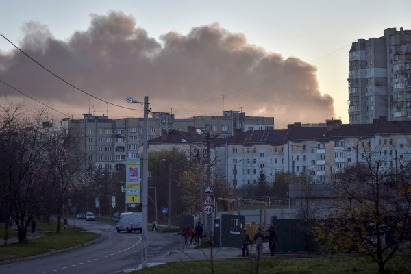 Западният украински регион Лвов е подложен на руска въздушна атака