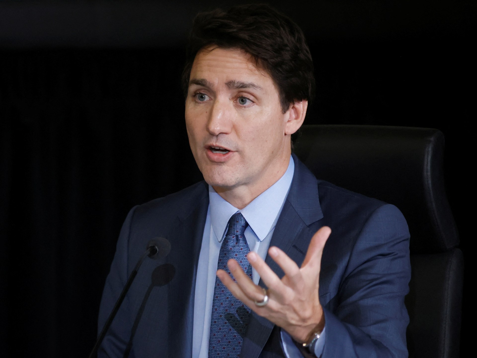Trudeau says emergency powers needed to disperse convoy blockades - Al Jazeera English