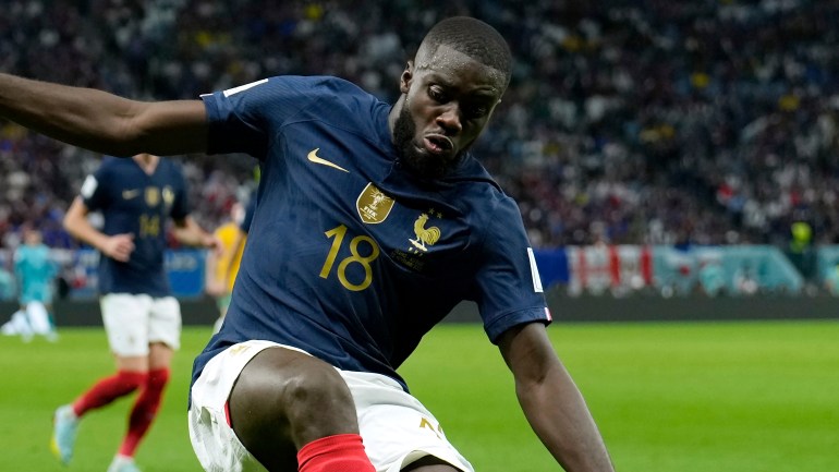 France's Youssouf Fofana challenges for the ball during the match between France and Australia.