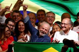 Lula da Silva with supporters