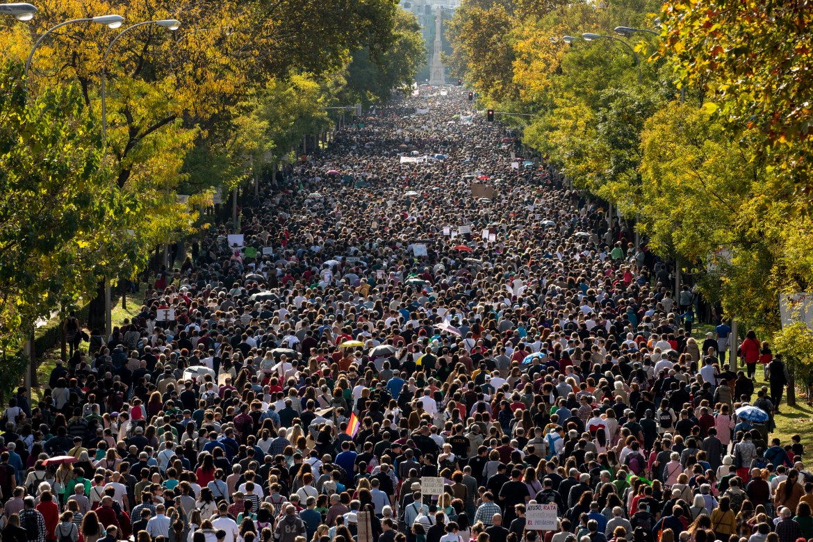 Protesters gather during a demonstration to defend Madrid's health system.