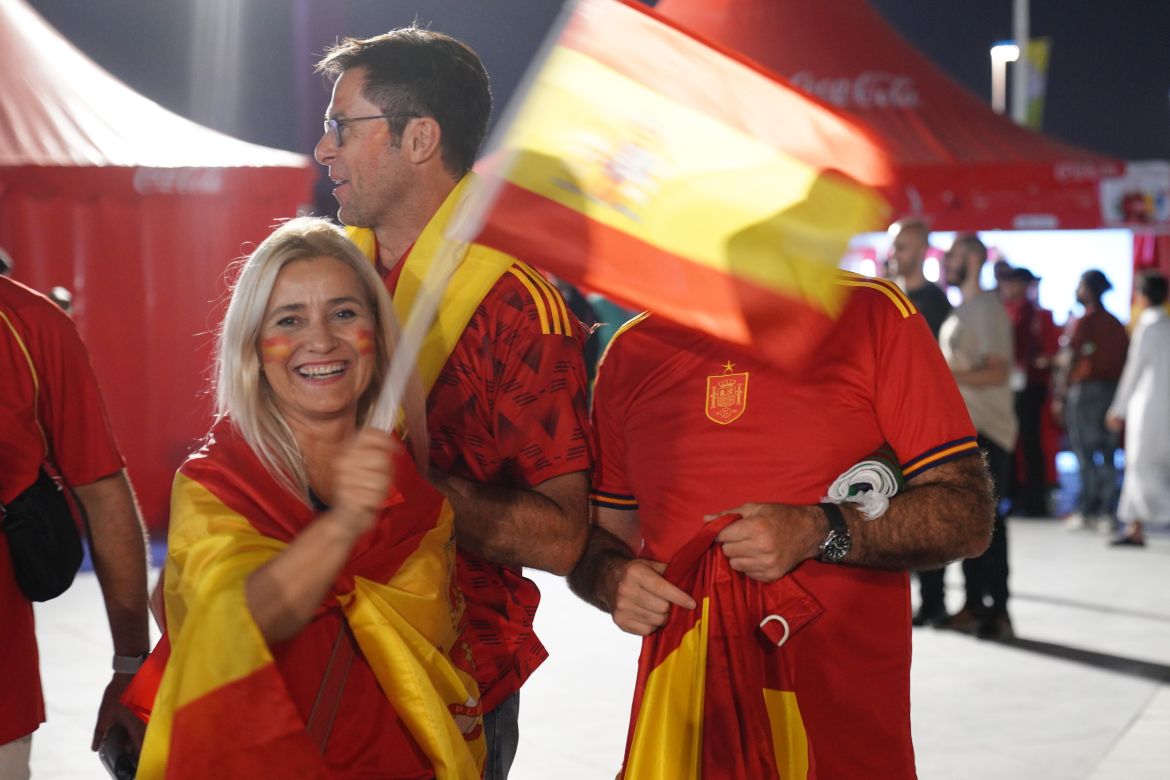 Spanish fans celebrate