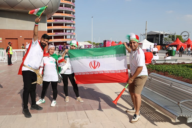 Fans verzamelen zich in het Khalifa International Stadium voorafgaand aan Engeland v Iran, Groep B, FIFA Wereldbeker 2022. 21 november, Doha, Qatar [Showkat Shafi/Al Jazeera]