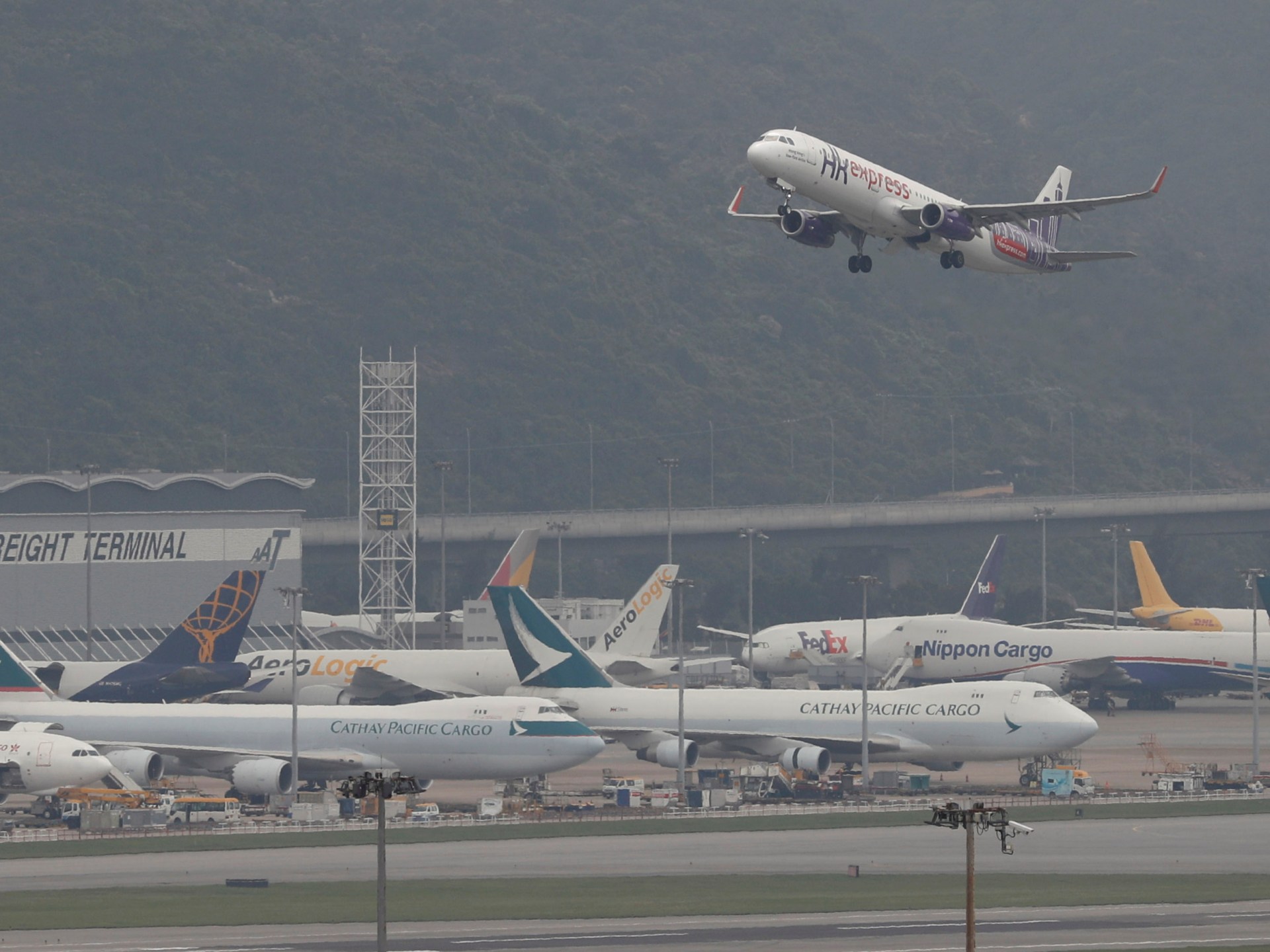 日本は後退後、香港からのフライトに対するCOVID制限を緩和します | 交通手段