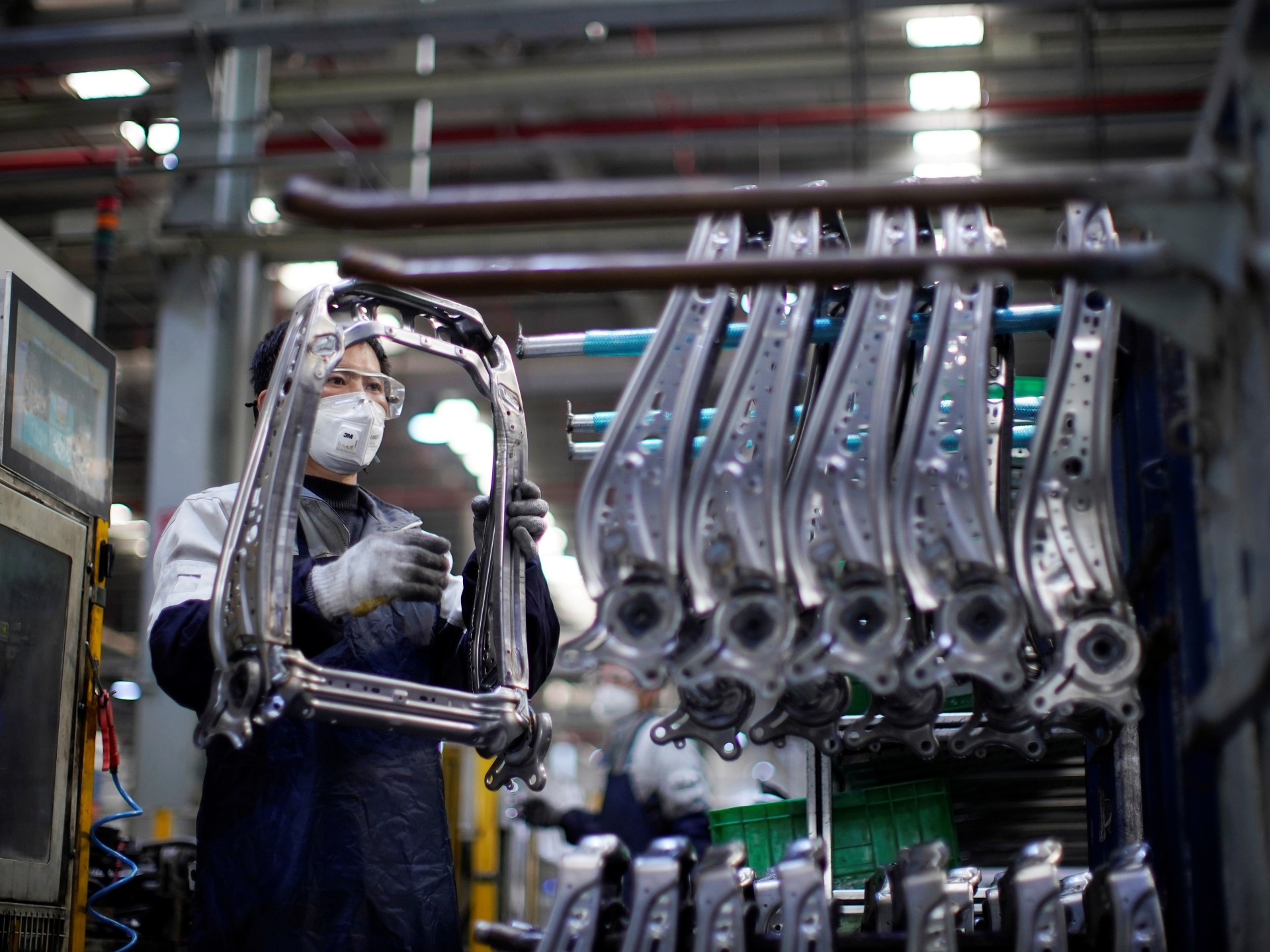 China’s industrial profits sink in deepening slump