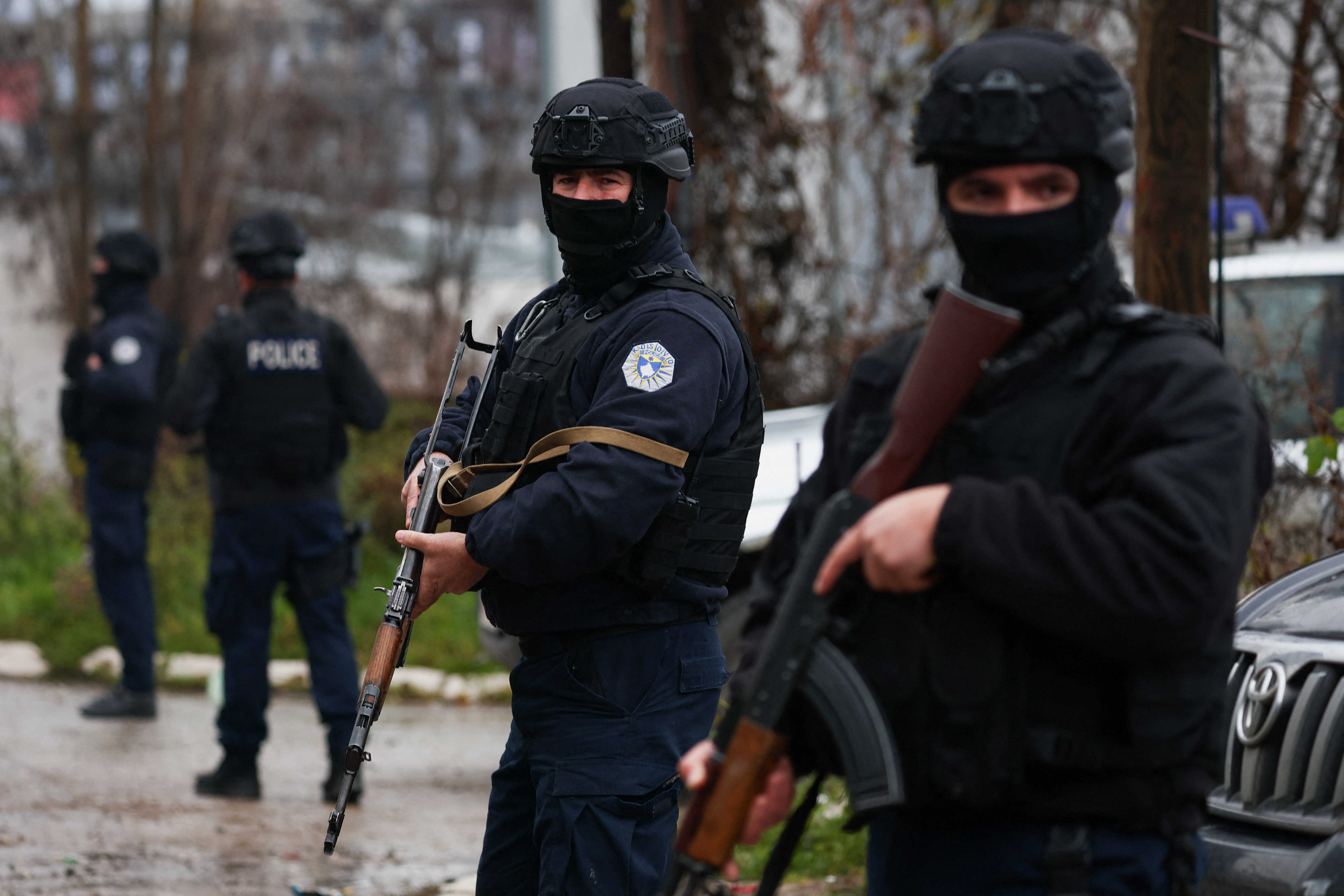 Кто признал косово. Полиция Сербии. Конфликт в Сербии. Полиция Косово. Косово Сербия.