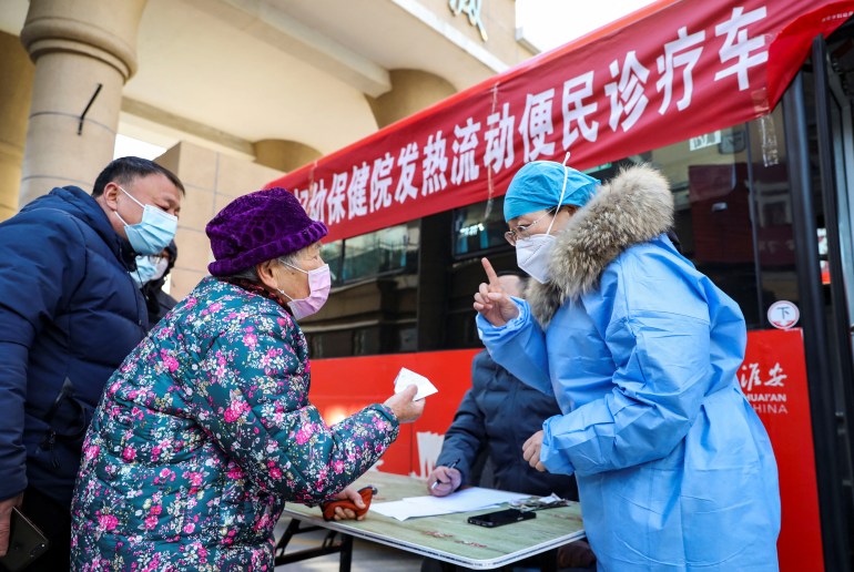 Les travailleurs chinois retournent au bureau alors que les villes vivent avec COVID |  Actualités sur la pandémie de coronavirus