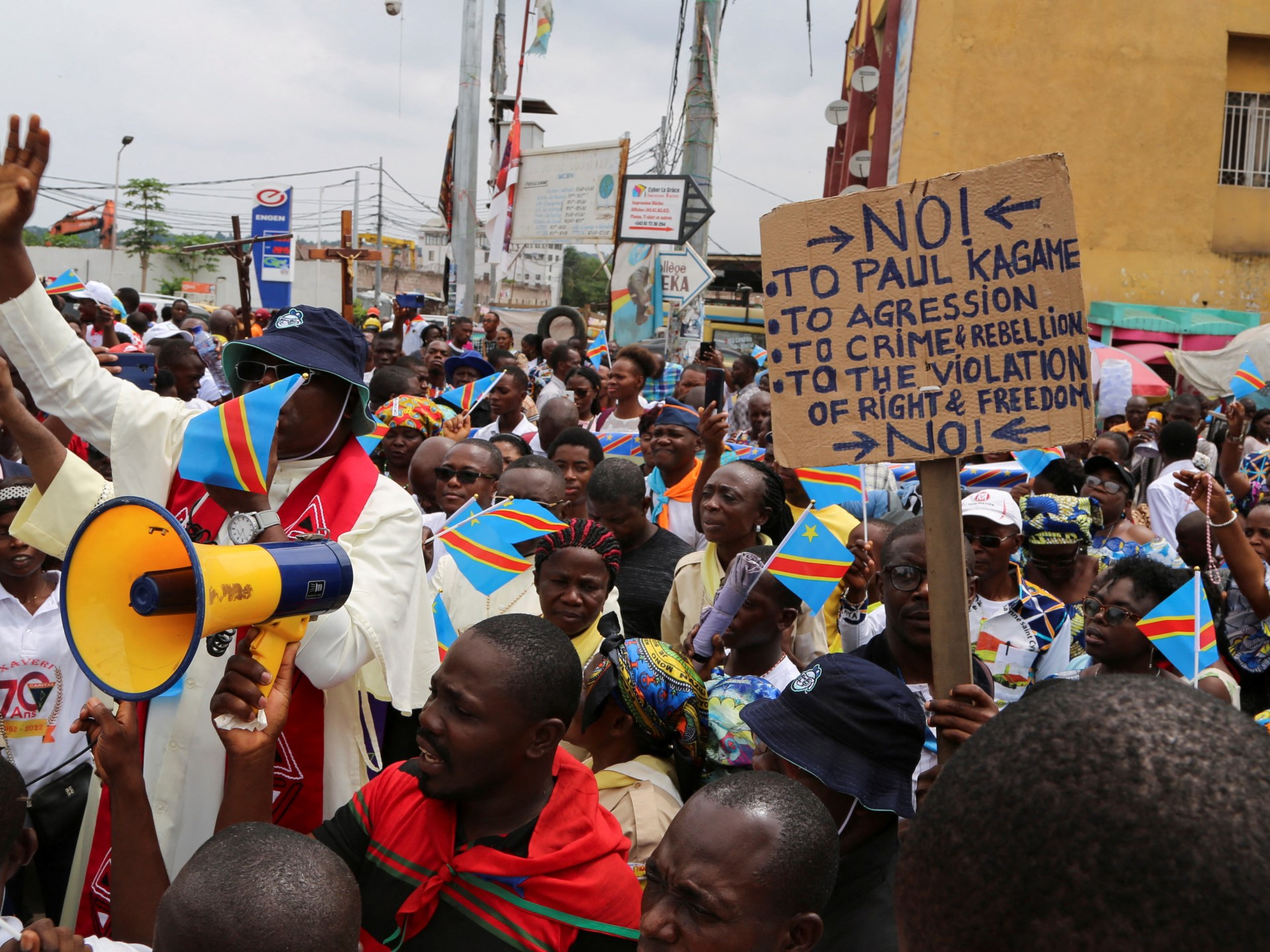 Hundreds of churchgoers protest violence in DR Congo
