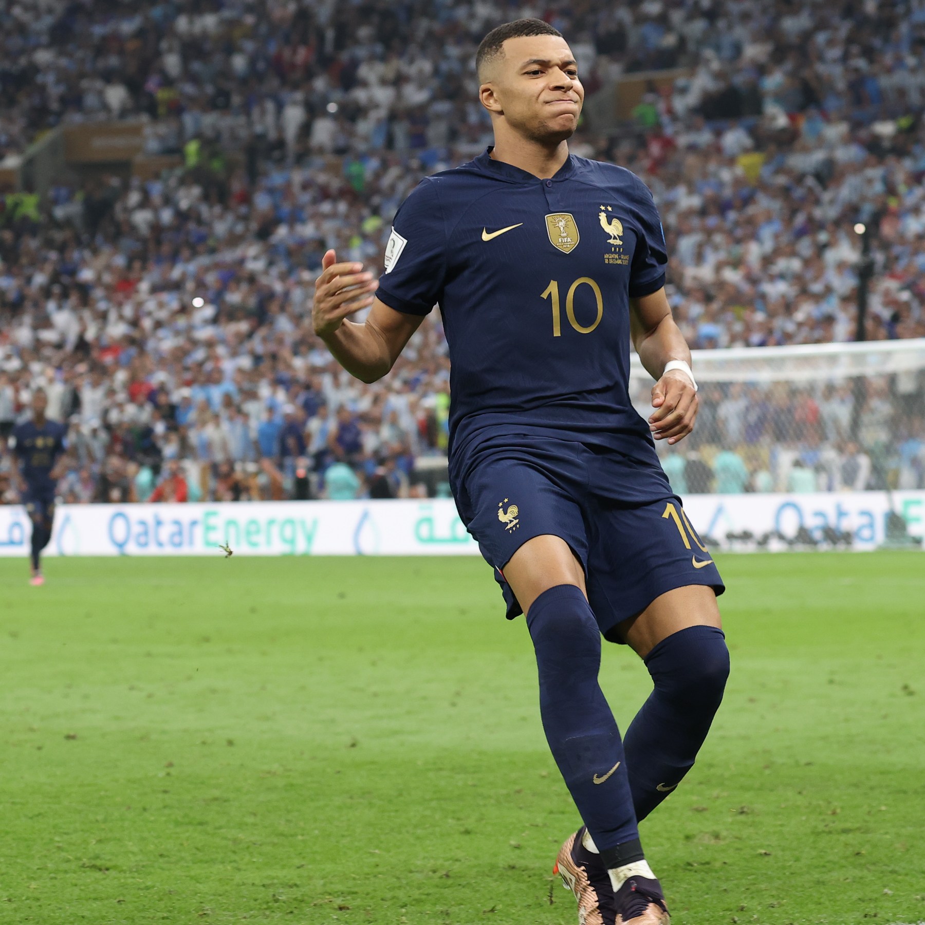 France fans hail Mbappe's dazzling World Cup final performance