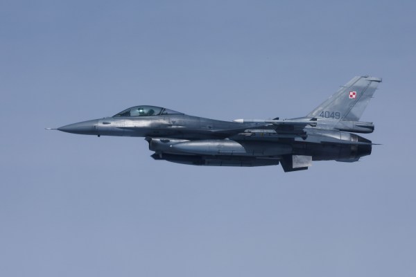 Холандия казва, че САЩ са одобрили доставката на F-16 на Украйна