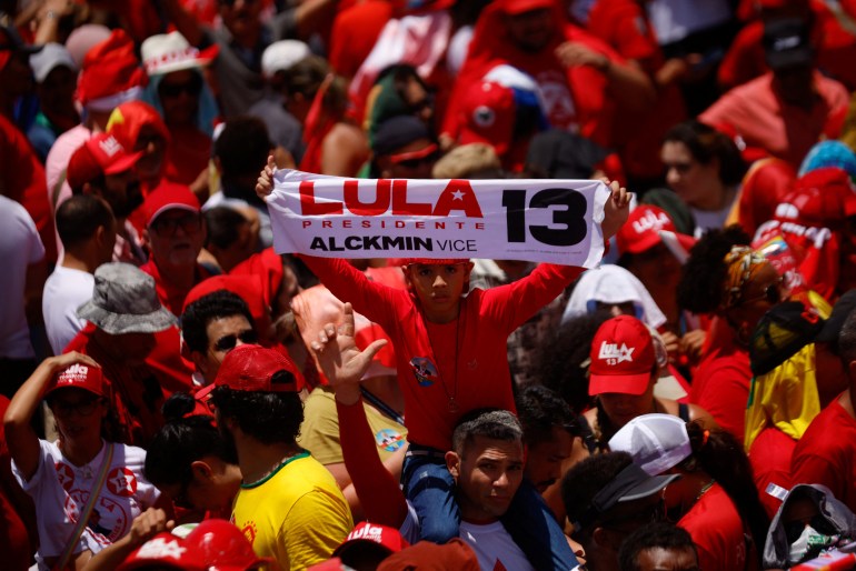 Brezilya Devlet Başkanı, yemin töreninde Luiz Inacio Lula da Silva'yı seçti