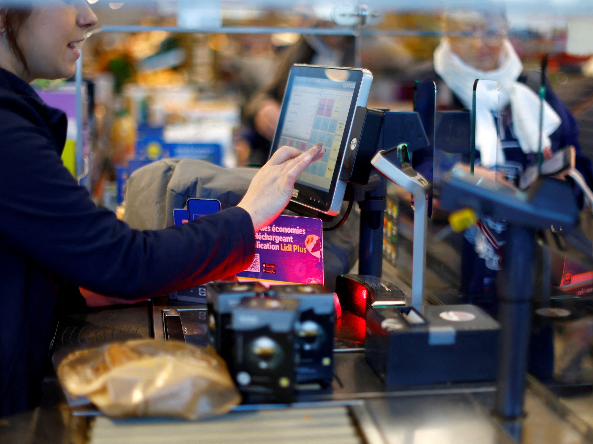 Pengeluaran konsumen AS naik di bulan Januari, inflasi memanas |  Berita Bisnis dan Ekonomi