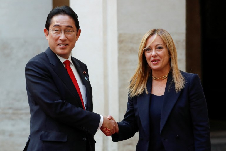 İtalya Başbakanı Giorgia Meloni, Japonya Başbakanı Fumio Kişida'yı Roma'daki Chigi Sarayı'nda karşıladı.