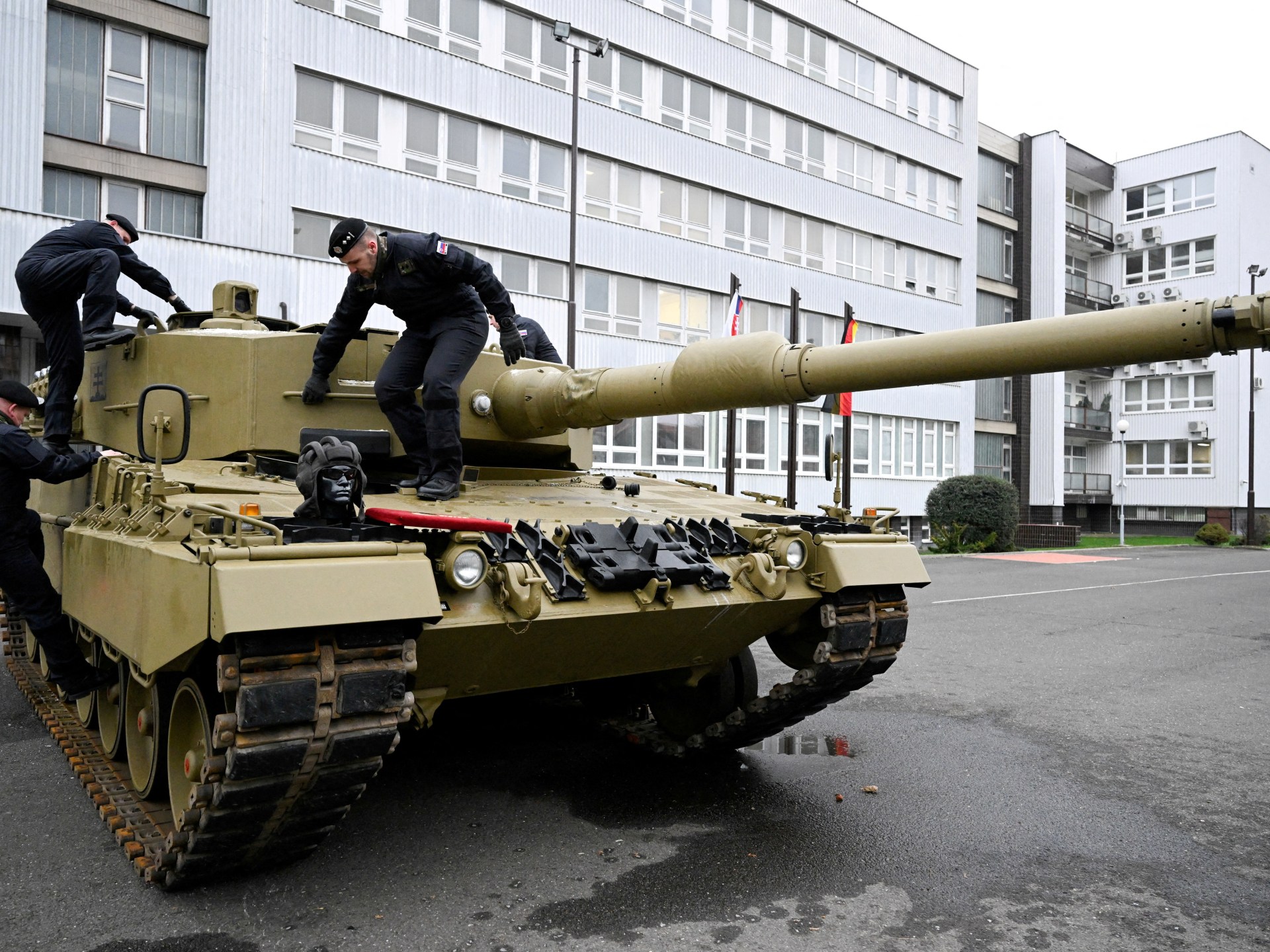 Will the West ship the tanks Ukraine is asking for?