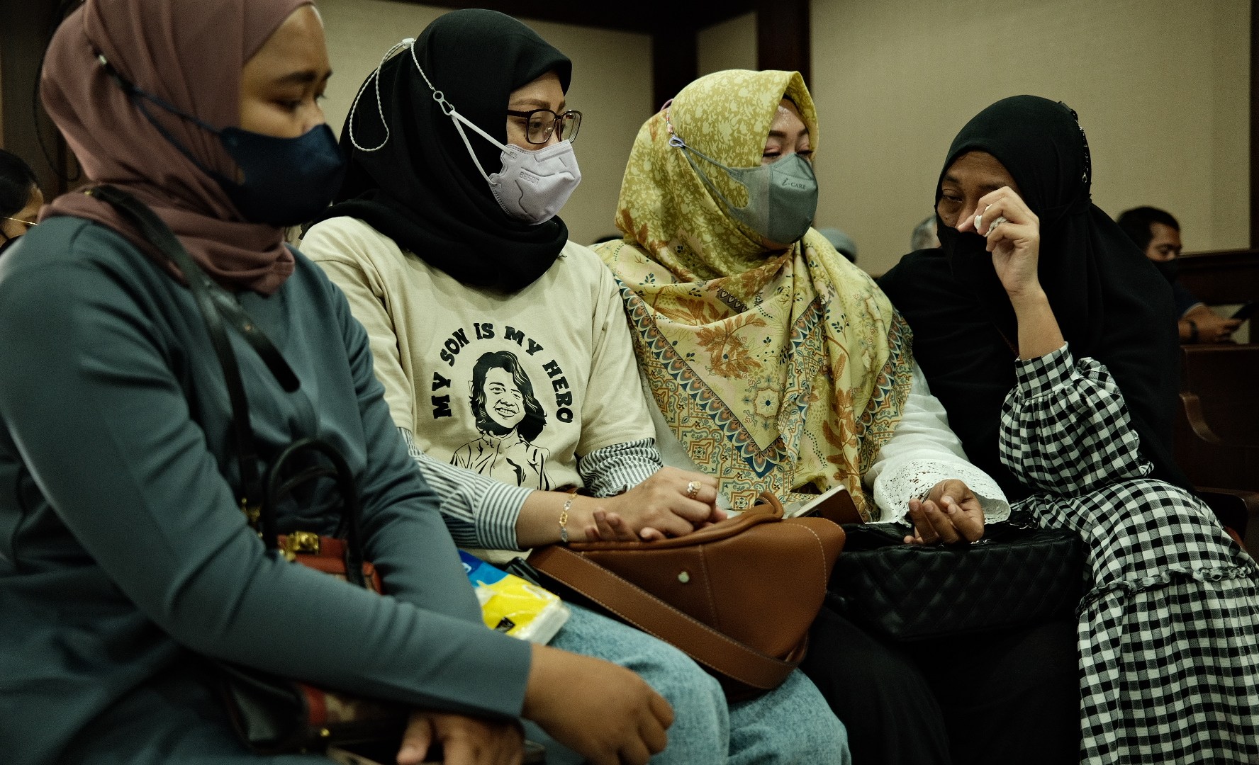 Indonesian moms go to courtroom over poisonous cough syrup scandal