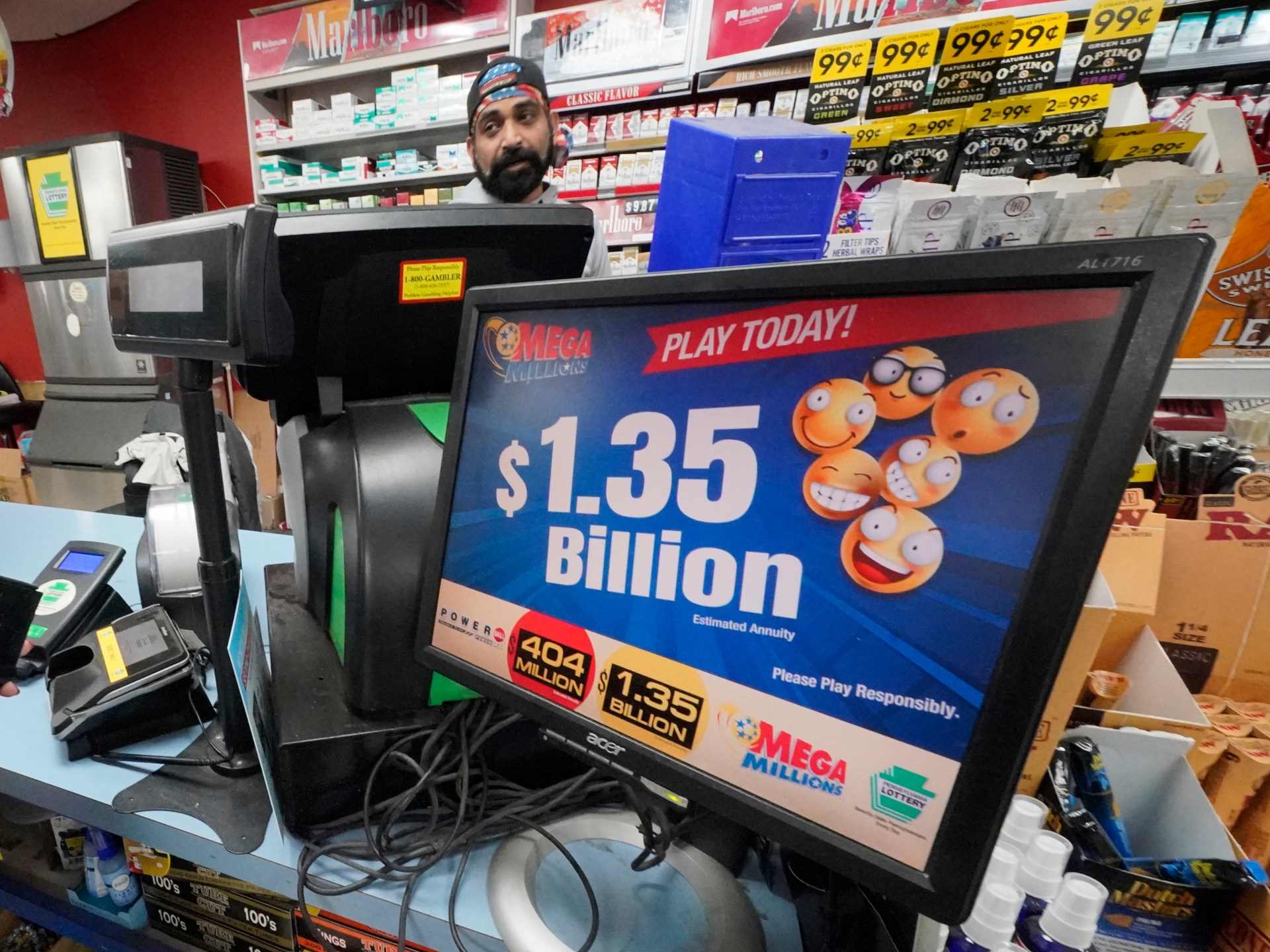 Lottery ticket holder in US wins .35bn jackpot