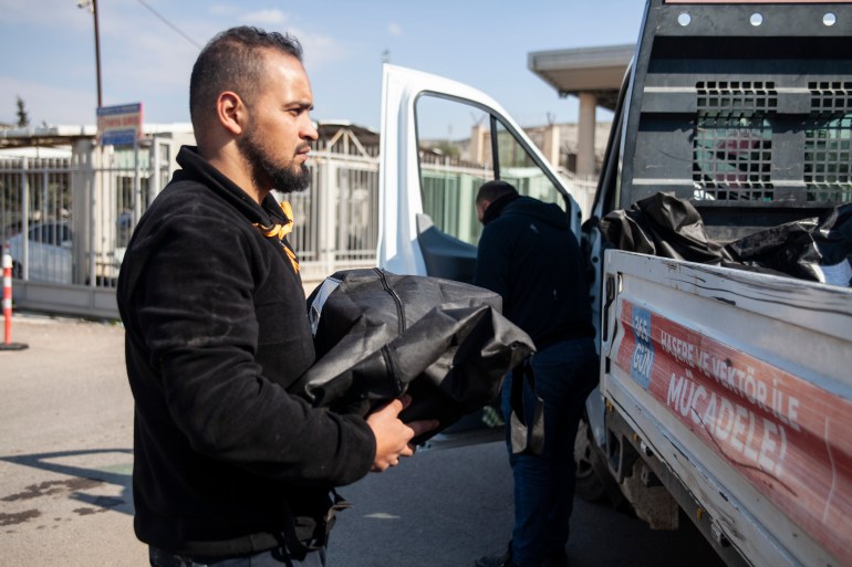 Korban gempa Suriah dikirim ‘pulang’ dari Turki untuk dimakamkan |  Gempa Turki-Suriah