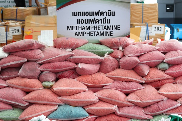 Тайландската полиция конфискува повече от 15 милиона хапчета метамфетамин и