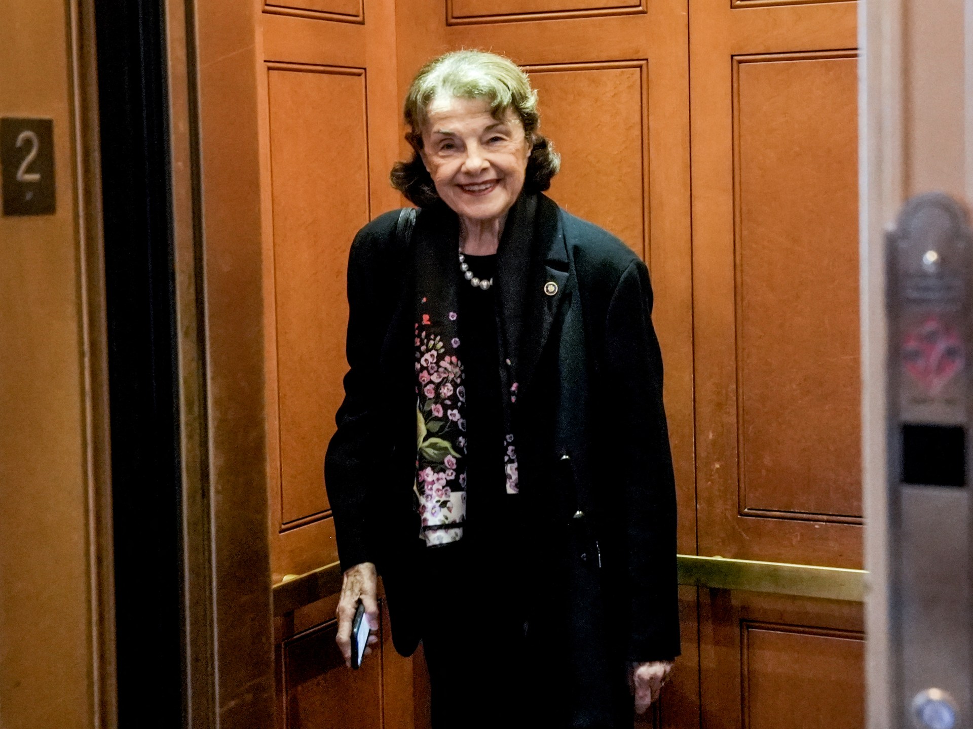Senator Veteran AS Dianne Feinstein tidak akan mencalonkan diri kembali |  Berita Pemilu