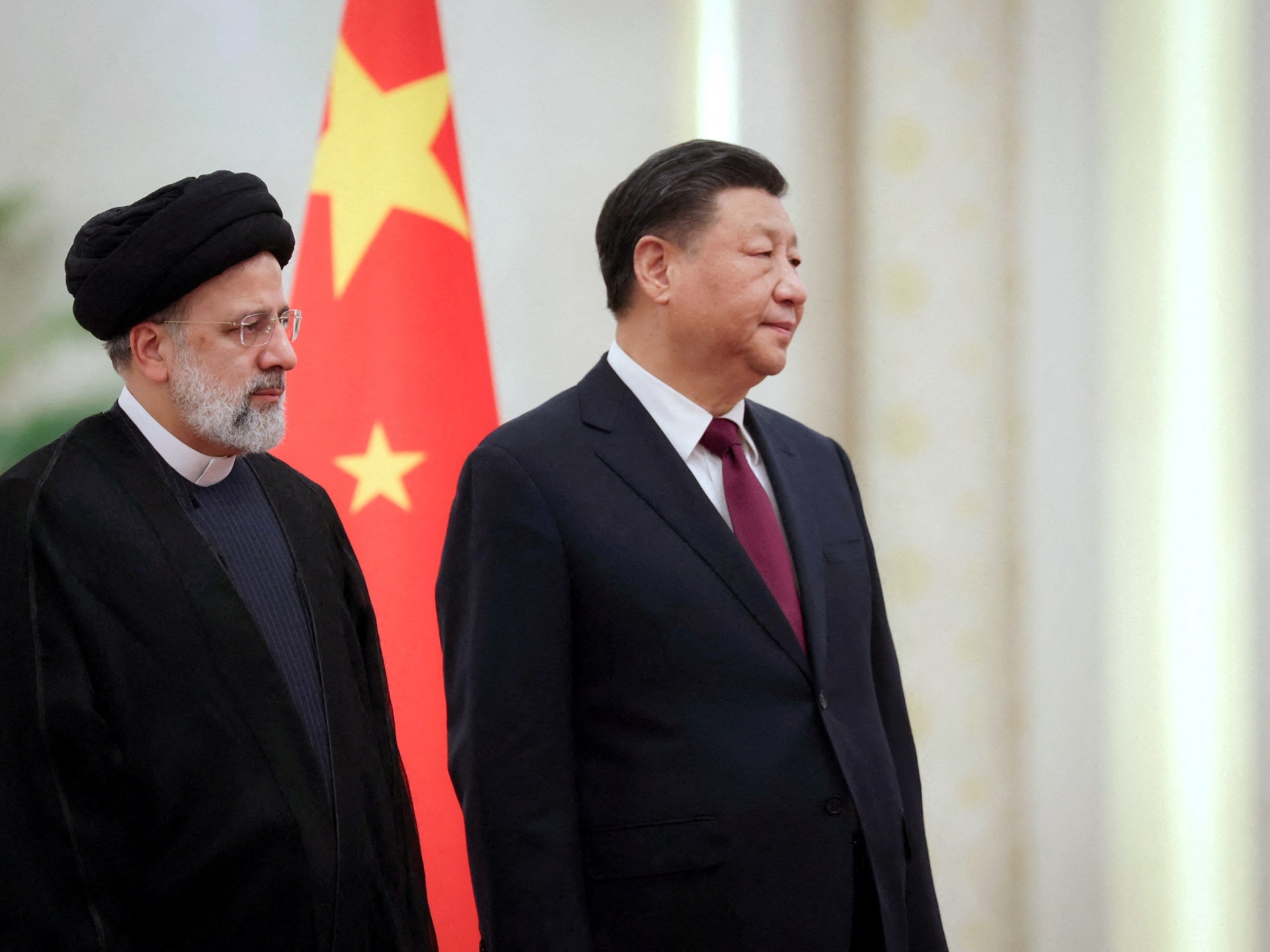 Cina menyerukan pencabutan sanksi Iran selama kunjungan Raisi |  Berita