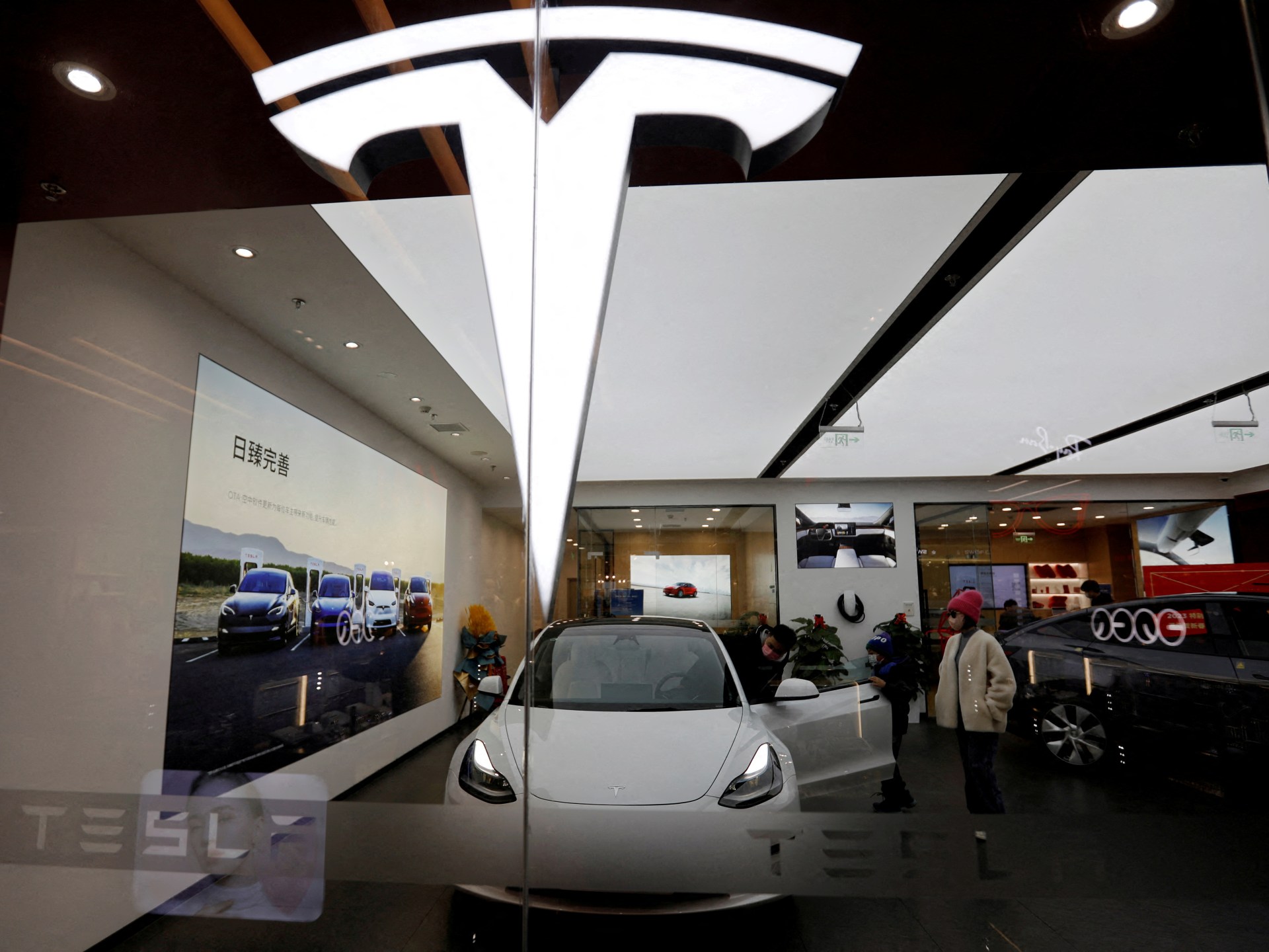 Penjualan Tesla naik setelah pemotongan harga, tapi jauh dari ekspektasi |  Bisnis dan ekonomi