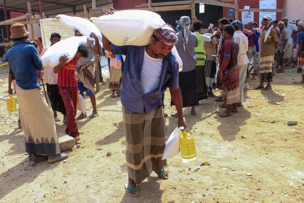 WFP спира раздаването на храна в контролираните от хутите райони на Йемен