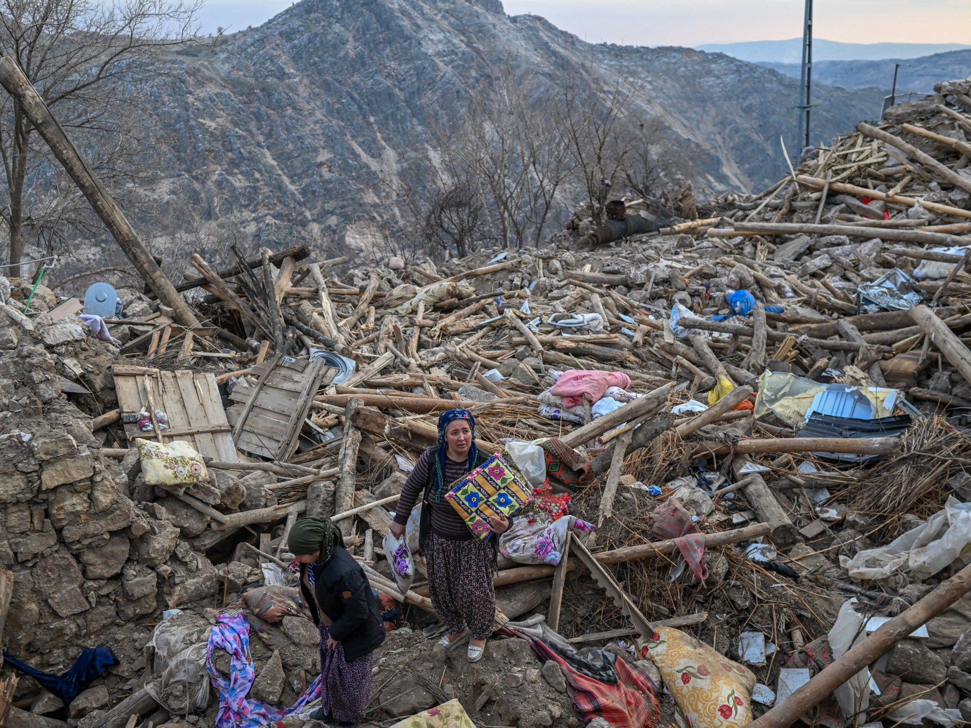 Turquía abre investigación sobre 612 personas tras terremoto: Ministro |  noticias