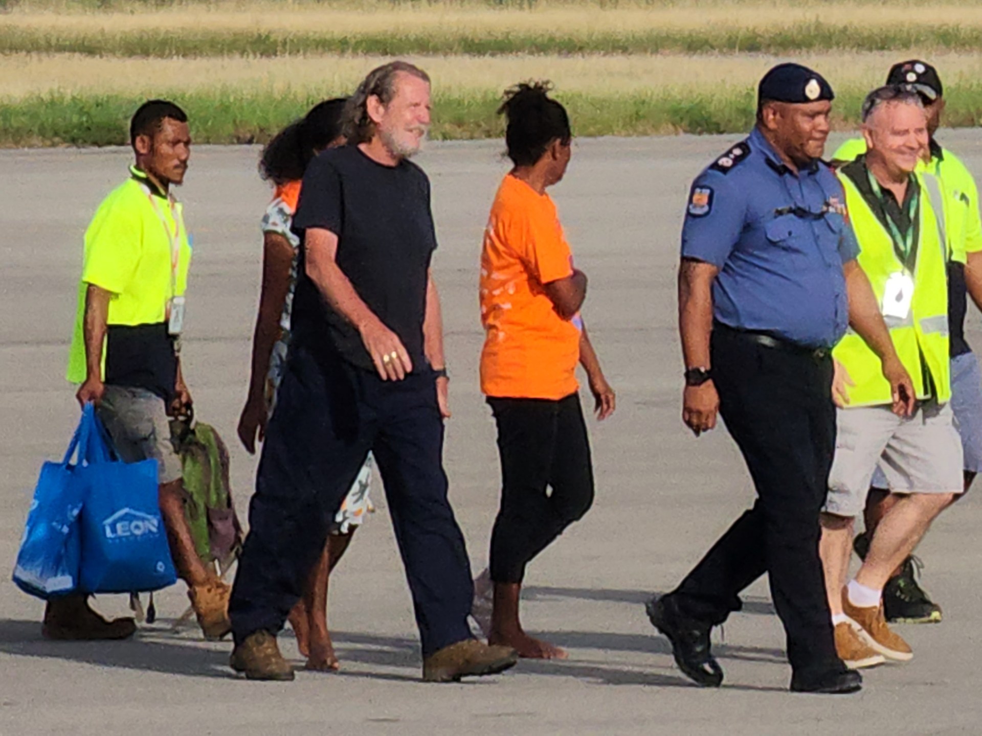 Sandera dibebaskan setelah ditahan selama seminggu di Papua Nugini |  Berita Kejahatan