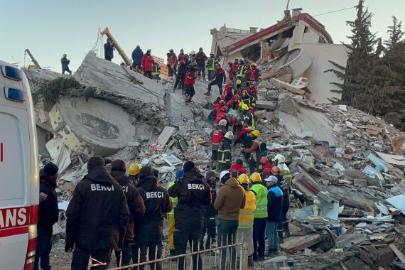 People are rescued from under rubble of collapsed building in Gaziantep, Turkey