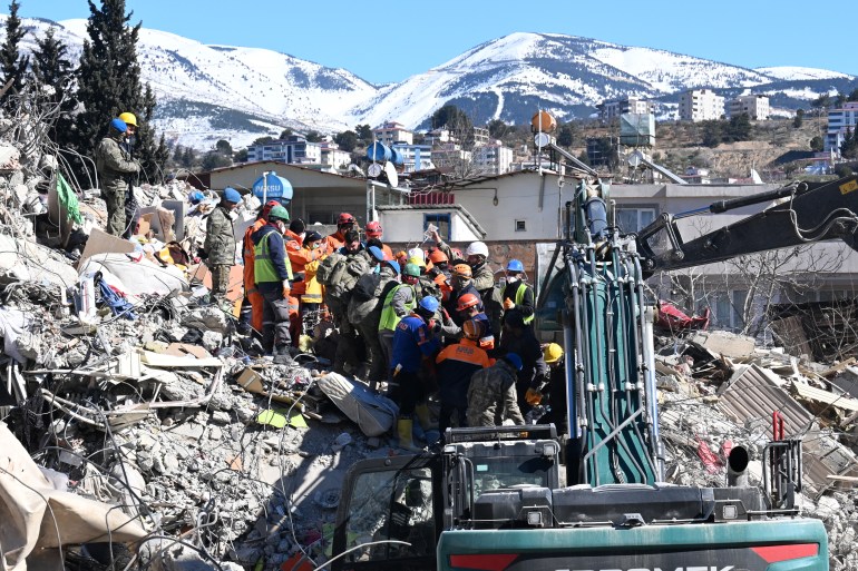 Turki menemukan penyintas baru karena korban tewas akibat gempa melebihi 43.000 |  Berita gempa Turki-Suriah
