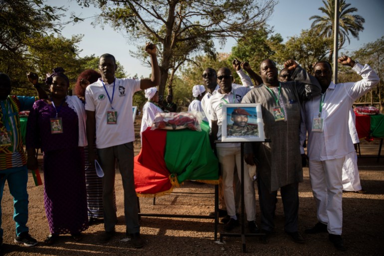 Pemimpin revolusioner Thomas Sankara dimakamkan kembali di Burkina Faso |  Berita