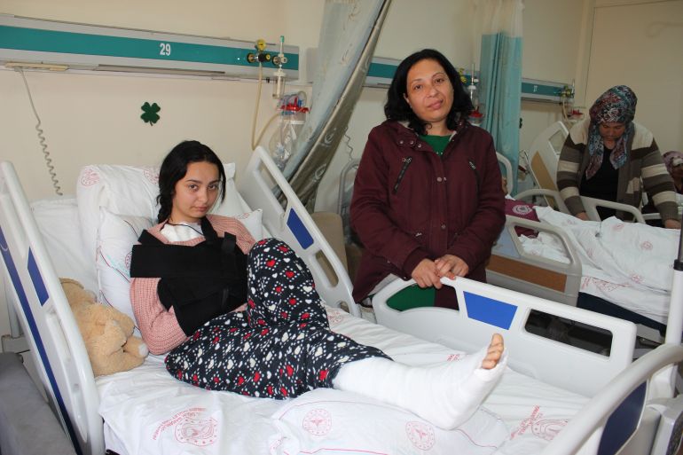 Teenaged Gülhan Vişne and her mother Özlem Vişne in a hospital