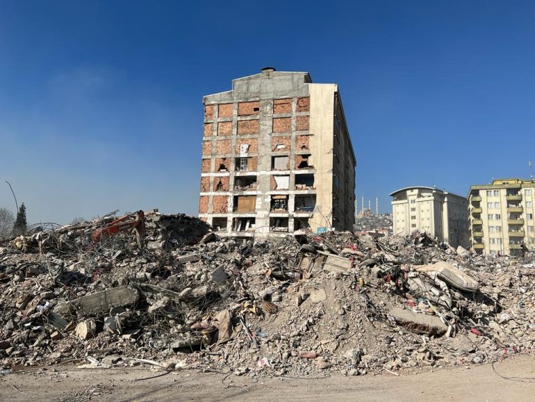 The damaged apartment block where Sedat Kavsut and his brother Ahmet lived, in Kahramanmaraş, Turkey, on February 13, 2023 [Patrick Keddie/Al Jazeera]