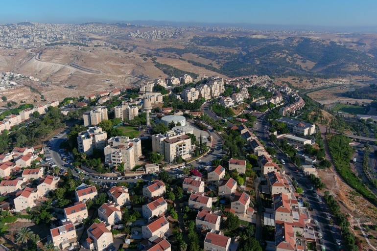 Foto udara menunjukkan pemukiman Yahudi Maale Adumim di Tepi Barat yang diduduki Israel, 29 Juni 2020. (Ilan Rosenberg/REUTERS)