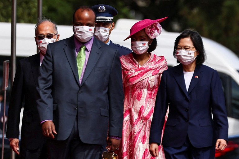 The King of Eswatini accompanied by Taiwanese President Tsai Ing-wen on an official visit to Taipei last year. 