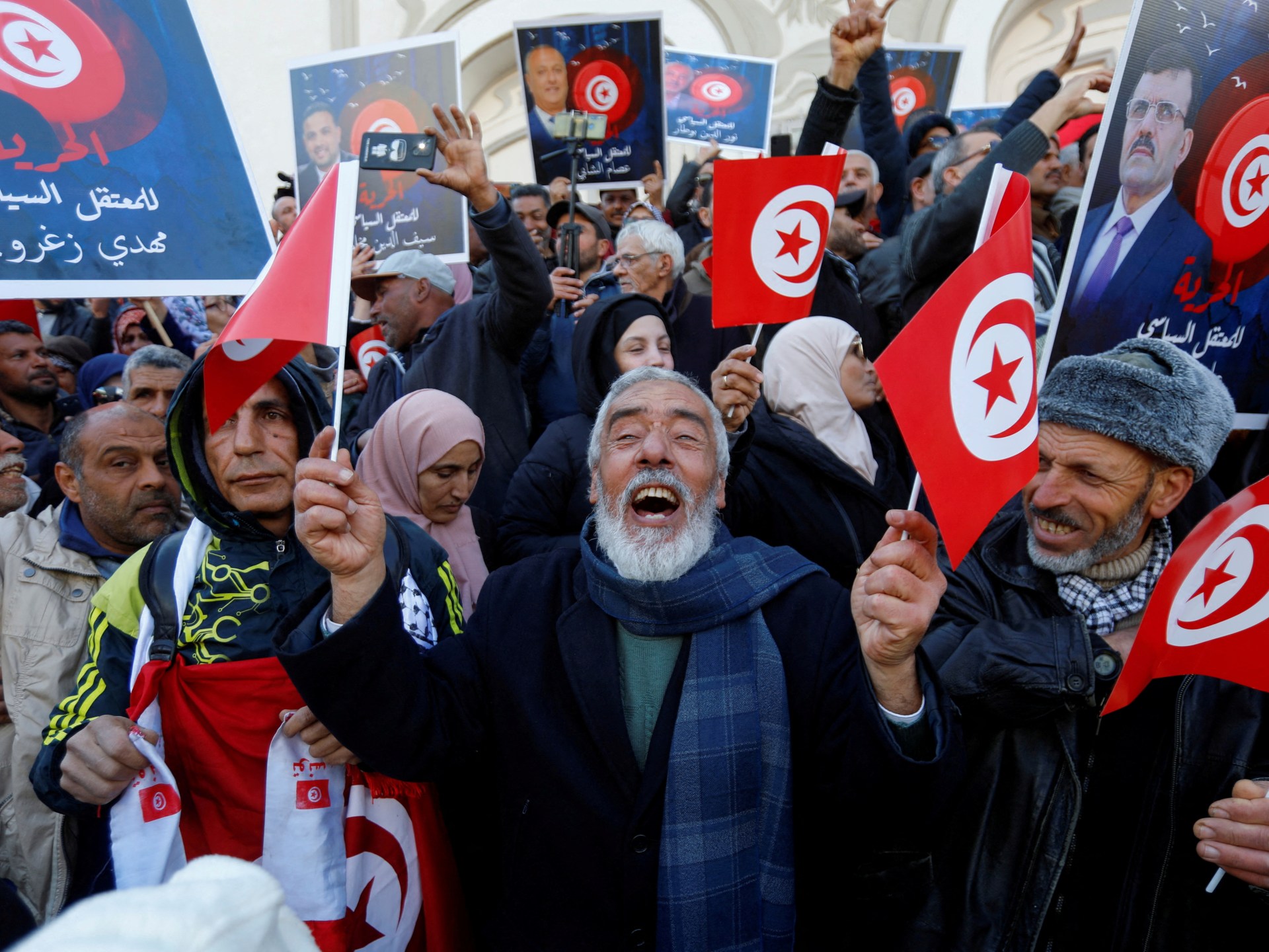 Keluarga Pemimpin Tunisia yang Dipenjara Menghadapi Pengadilan di Afrika |  Berita Politik