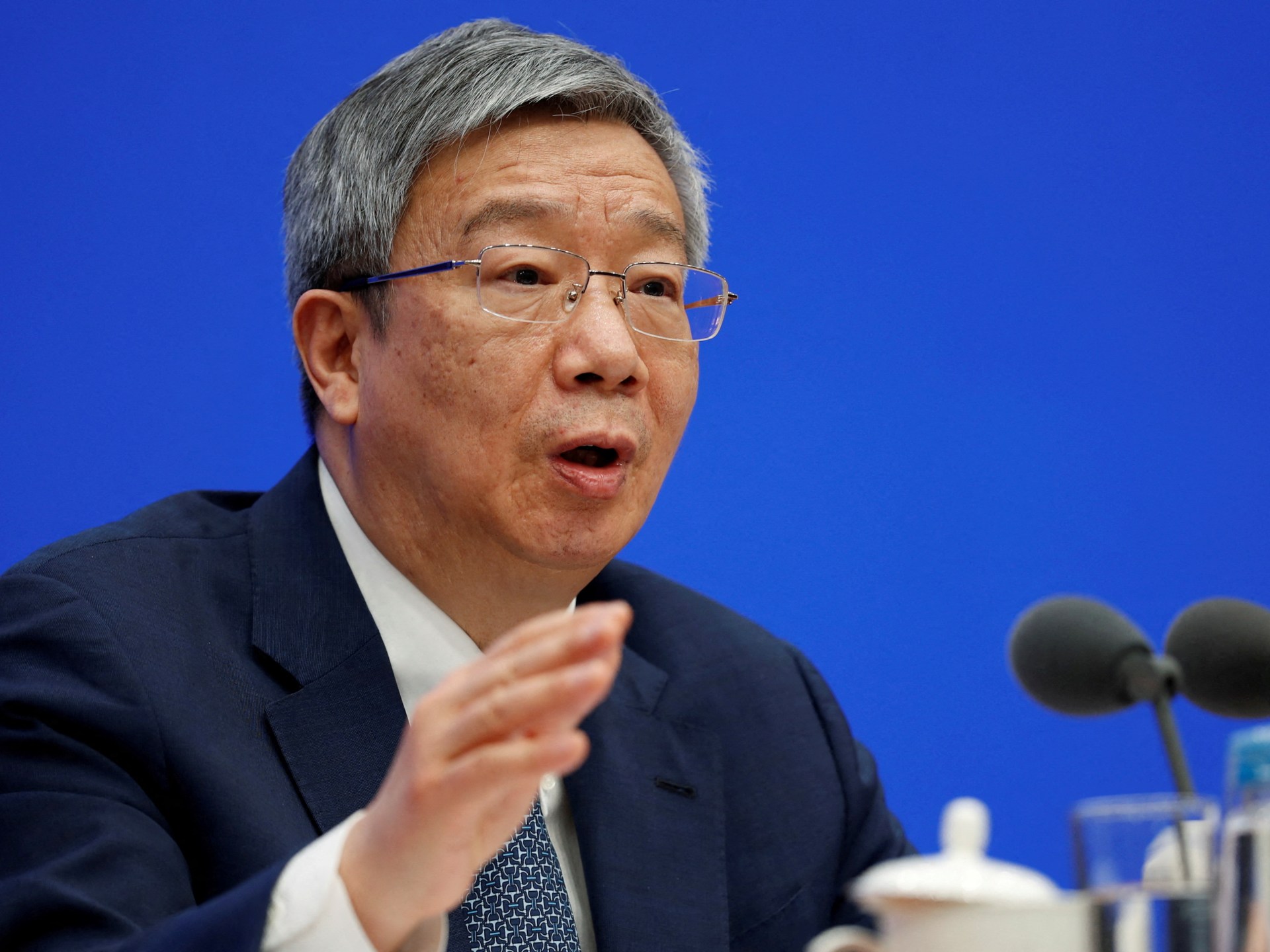 Dans un geste inattendu, la Chine conserve le gouverneur de la banque centrale |  Actualité politique