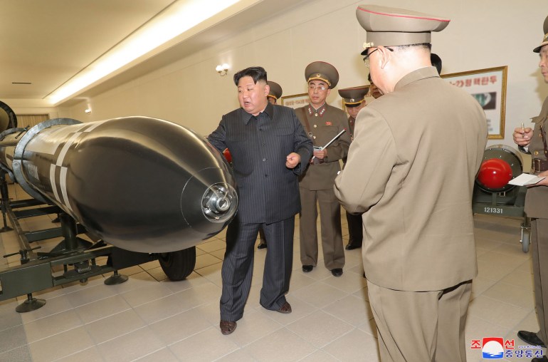 Kim meminta pakar N Korea untuk menghasilkan ‘senjata nuklir yang kuat’ |  Berita nuklir
